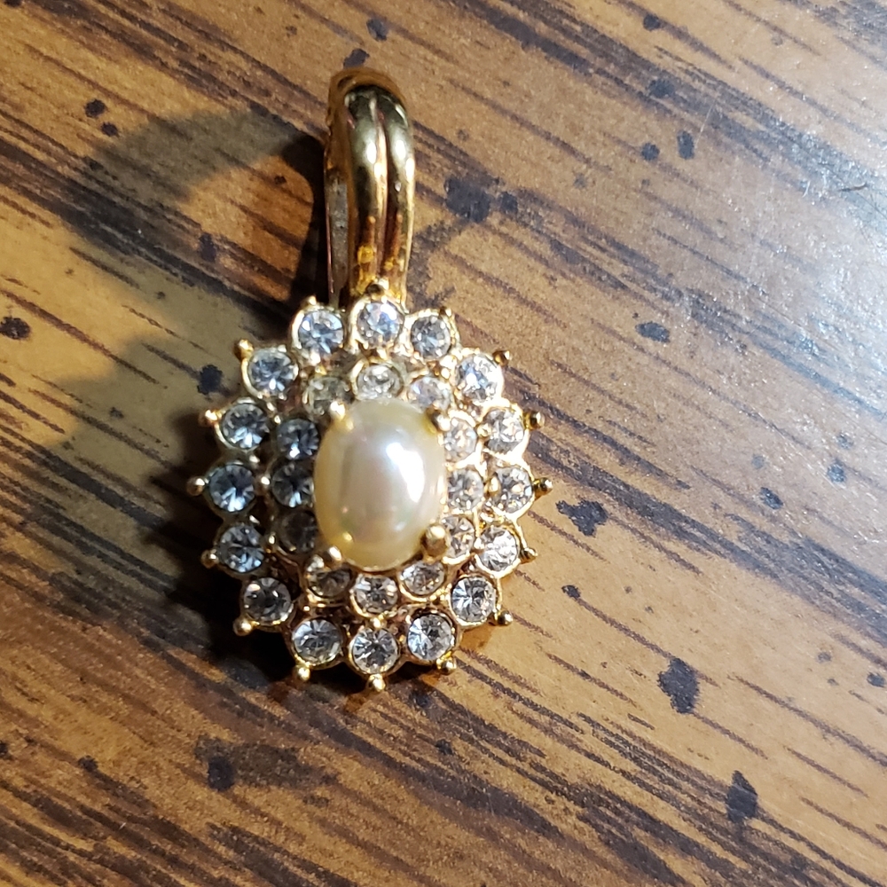 Vintage ROMAN Goldtone Crystal Faux Pearl Pendant